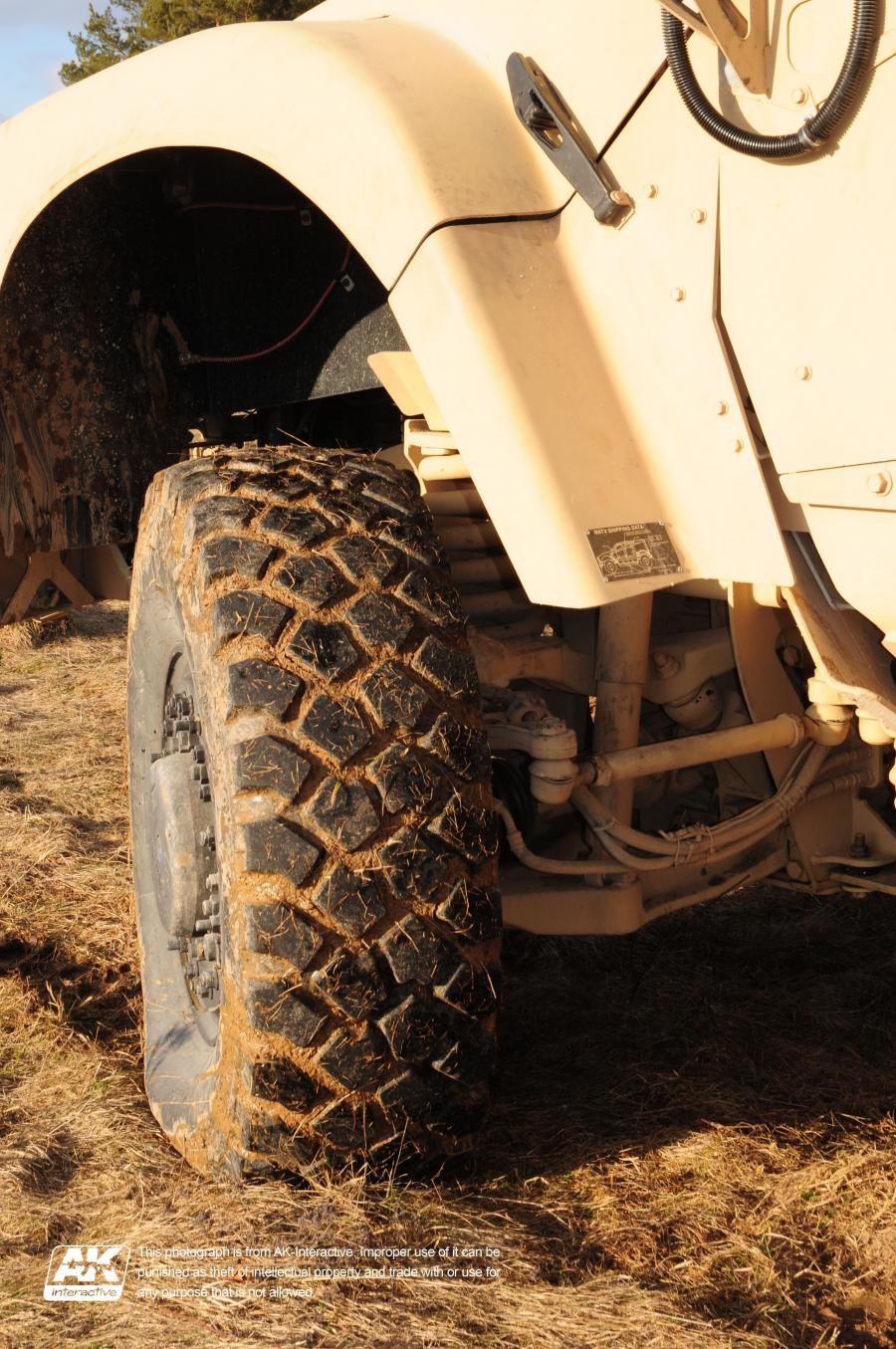 Детали экстерьера Oshkosh M-ATV 2009 года  (фото 69 из 676)